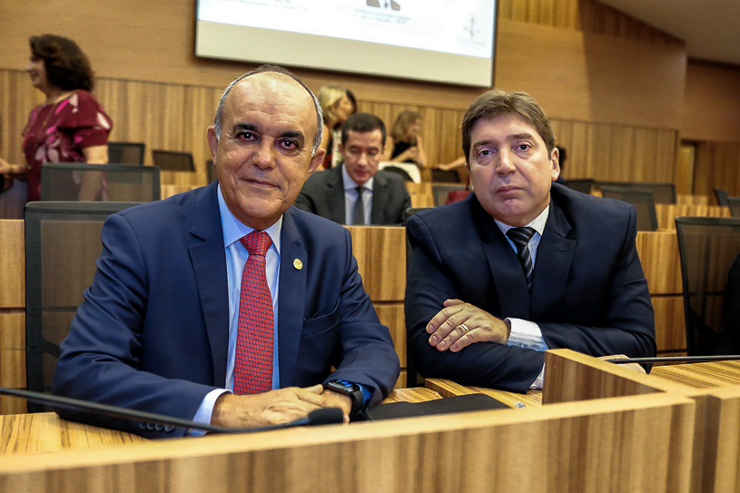 Os palestrantes: Cláudio Mascarenhas Brandão, a esquerda, e o juiz Guilherme Guimarães Feliciano, a direita