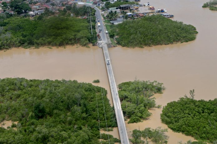 TRT da Bahia recebe doações para famílias desabrigadas pelas chuvas