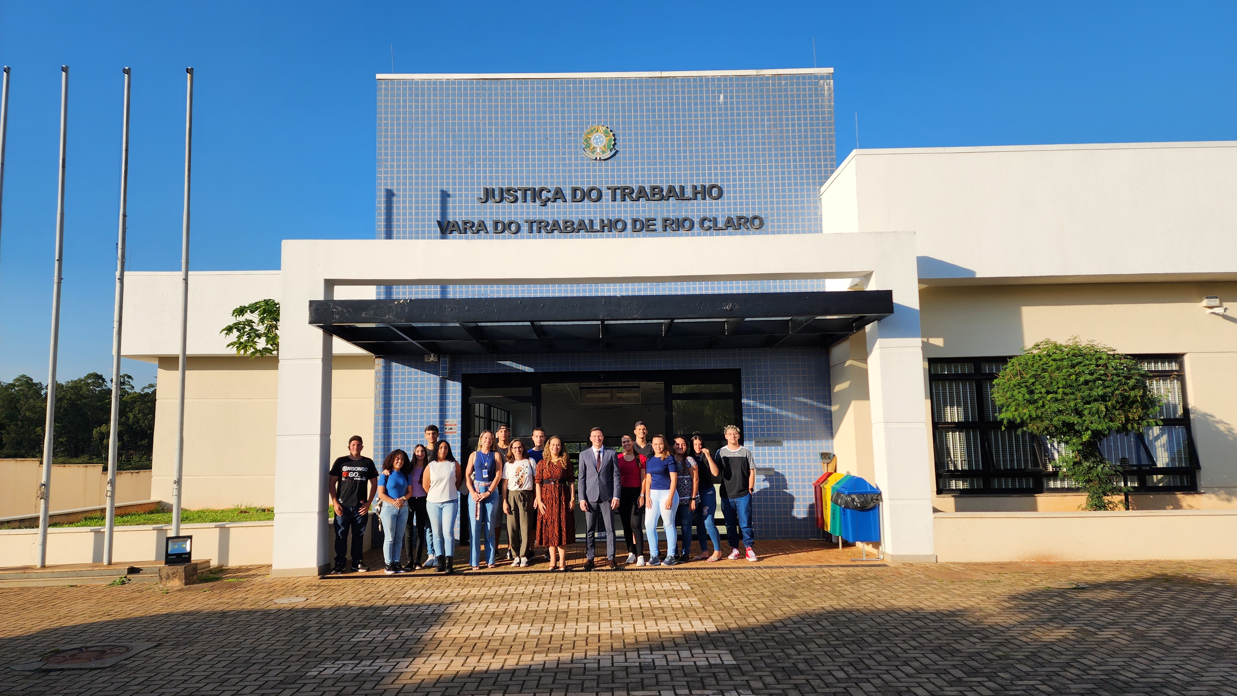 VT de Rio Claro recebe visita de aprendizes do Senac