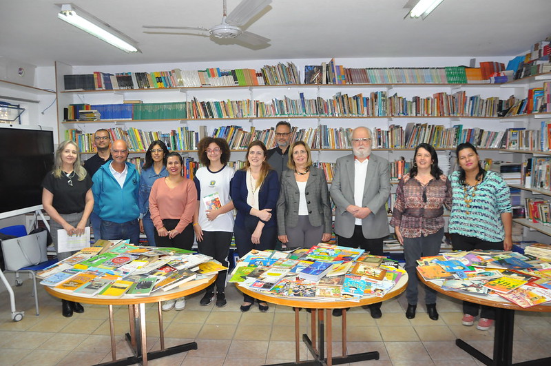 Campanha "Apadrinhe uma criança, doando livros" beneficia alunos de escola municipal de Campinas