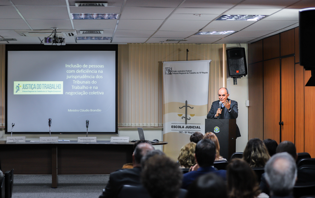 Inclusão de pessoas com deficiência é tema de palestra do ministro Cláudio Brandão na Ejud-15