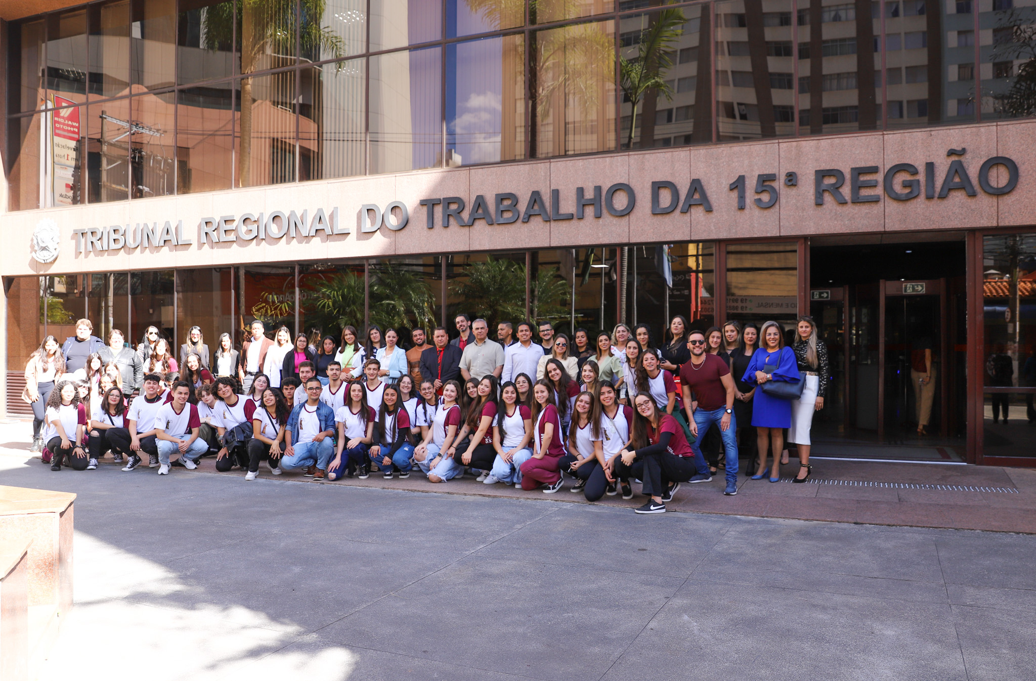 Estudantes de Itararé e de Campo Limpo Paulista visitam sede judicial do TRT-15