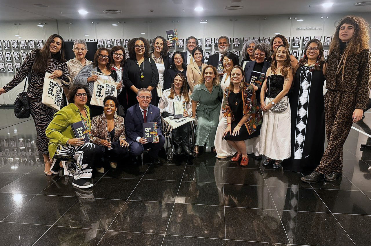 #ParaTodosVerem: magistrados do TRT-15 e demais participantes posam para foto com o ministro presidente do TST e do CSJT Lelio Bentes Corrêa.