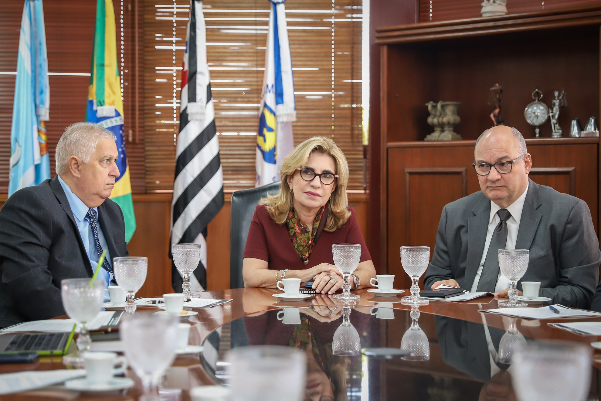 Administração recém-empossada realiza primeira reunião de trabalho