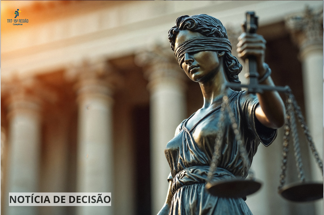 imagem da estátua da Justiça, uma mulher vendada segurando uma balança de dois pratos.