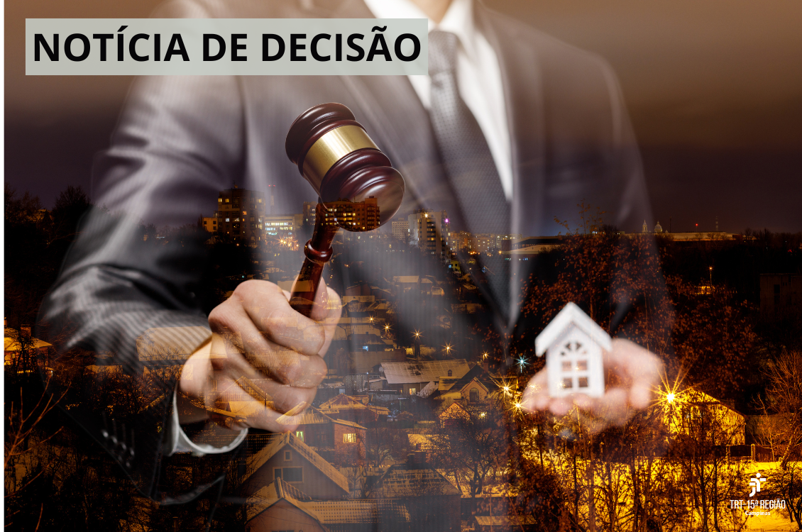 imagem de uma pessoa batendo um martelo de leilão