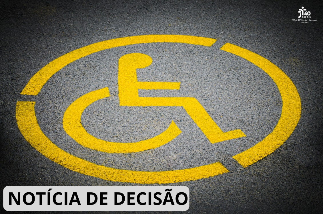 quadro cinza com símbolo de acessibilidade em amarelo