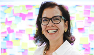 Laboratorista Lara de Paula Jorge