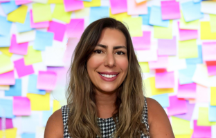 Laboratorista Renata Mendes Cardoso de Castro Pereira