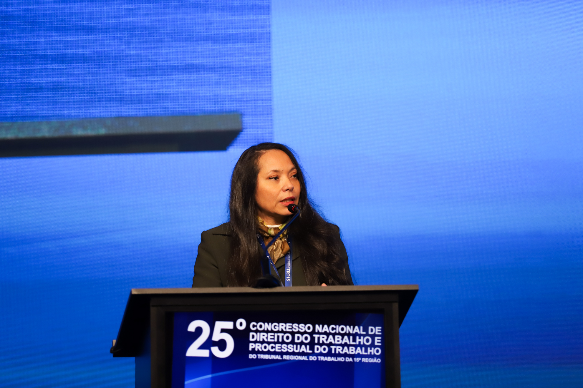 A procuradora regional do Trabalho, Vivian Brito de Mattos, fala durante o primeiro painel do 25º Congresso Nacional de Direito do Trabalho e Processual do Trabalho do TRT-15