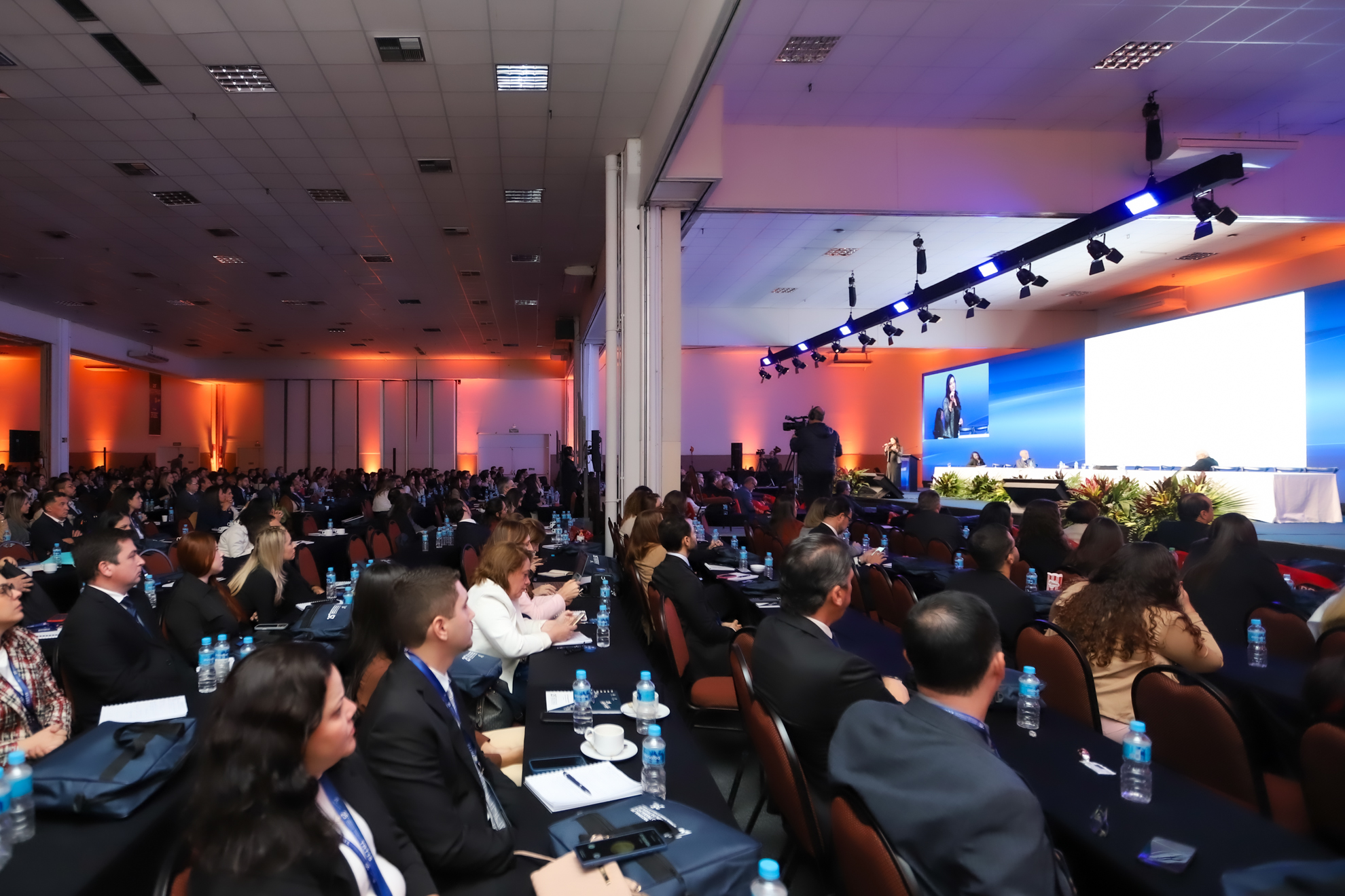 Público acompanha o primeiro painel do 25º Congresso Nacional de Direito do Trabalho e Processual do Trabalho do TRT-15