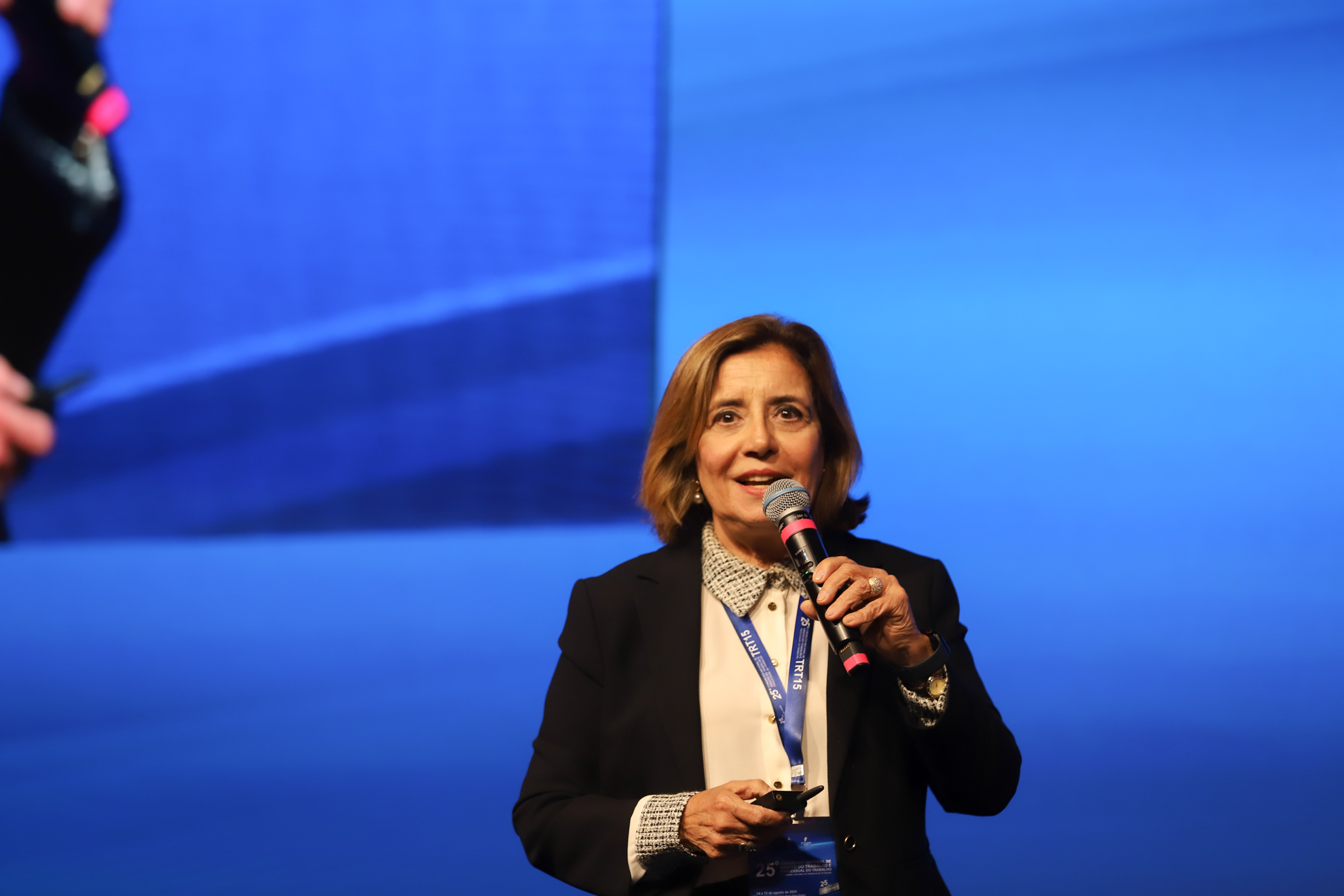 "A desembargadora do TRT-15 Tereza Aparecida Asta Gemignani fala durante o 2º painel do 25º Congresso Nacional de Direito do Trabalho e Processual do Trabalho"