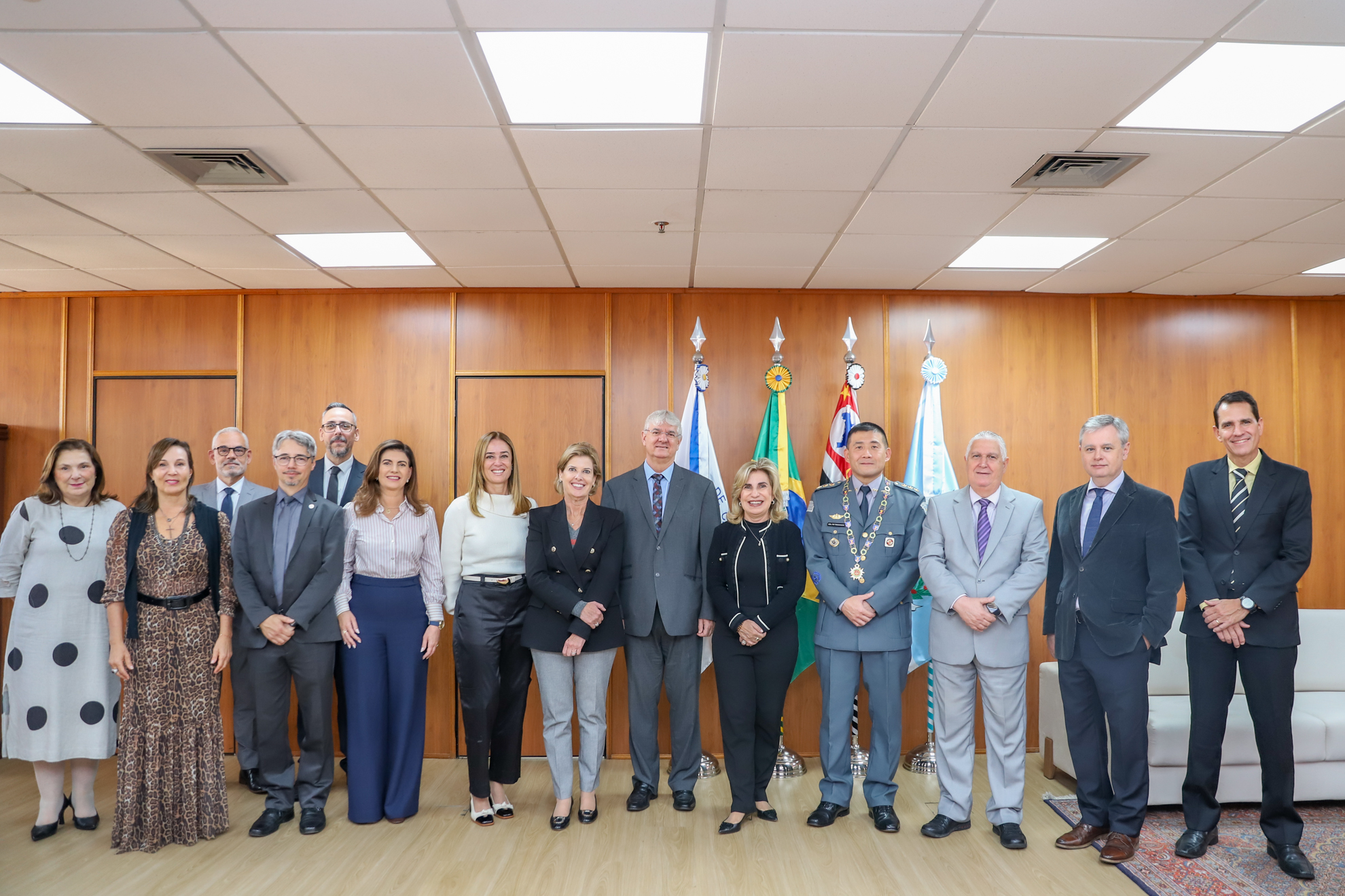 "Foto posada de todos que prestigiaram a homenagem"