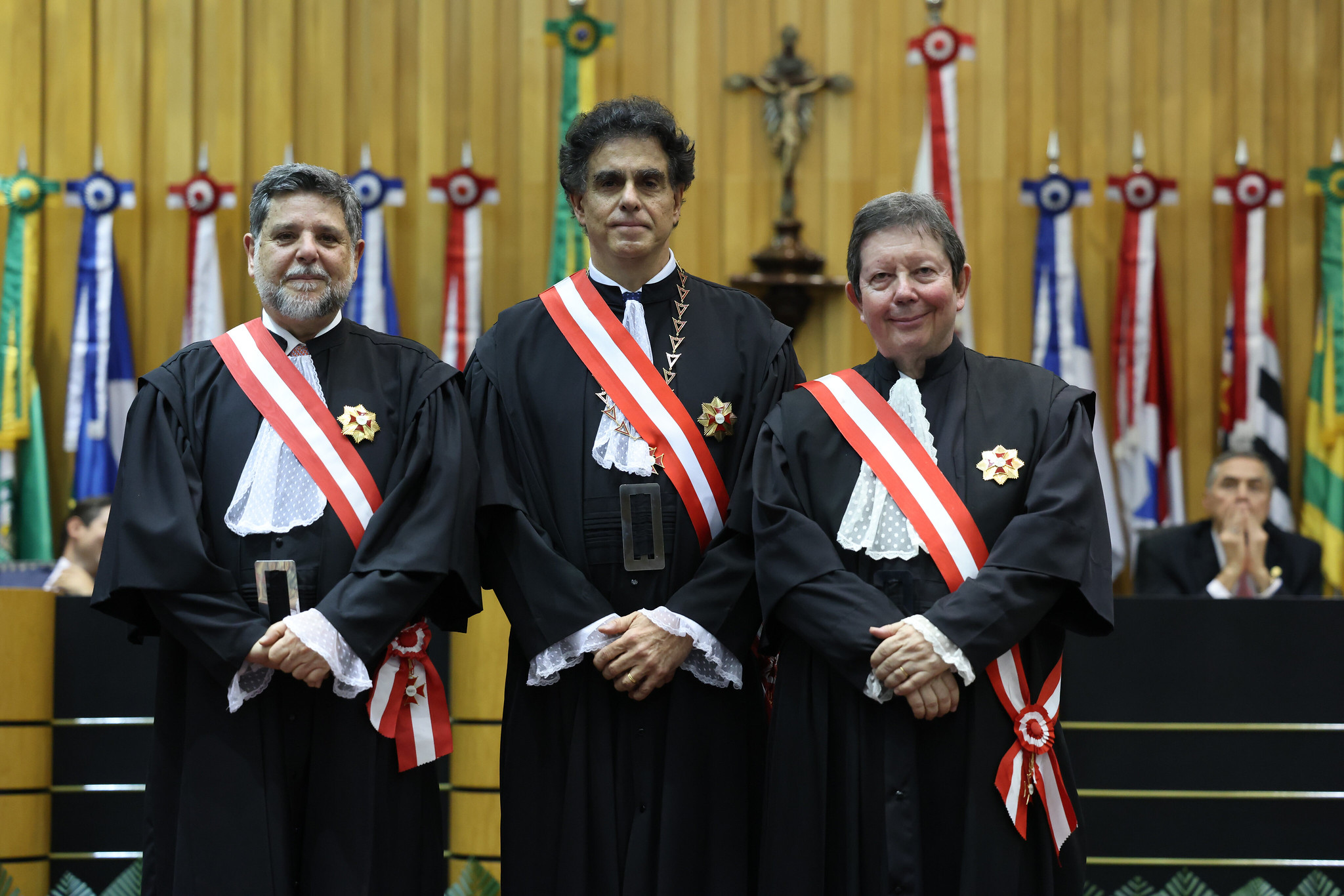 "Foto oficial dos três empossados, ministros Caputo Bastos, Luiz Phillipe e José Pimenta"