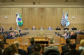 imagem geral do plenário durante a sessão