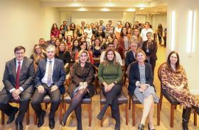 Posam para a foto os novos assessores com os desembargadores que estavam presentes no evento.