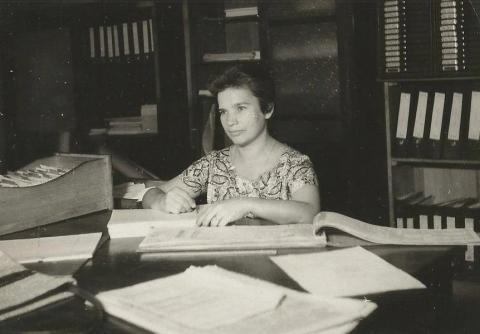 Maria da Conceição Silva Porto. Escriturária do DER - Departamento de Estrada e Rodagem. Data: 1974. Local: Santos/SP. Imagem cedida por Marisa Batista da Silva. 