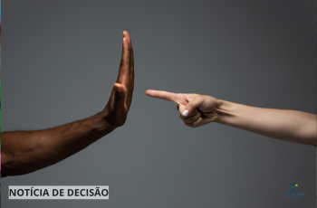 #ParaTodosVerem: dois braços, um de pele clara e outro de pele escura, estão apontados um para o outro