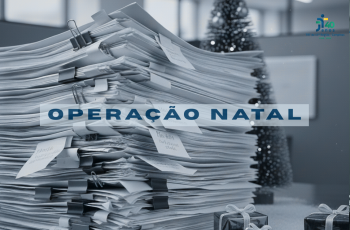 #ParaTodosVerem: uma pilha de documentos com uma faixa onde está escrito "operação natal"