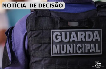 imagem das costas de um guarda municipal