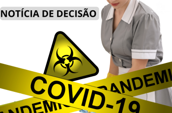 Imagem com símbolo de risco biológico e faixas amarelas com “COVID-19” e “PANDEMIA”. Ao fundo, aparece uma pessoa com uniforme de limpeza.