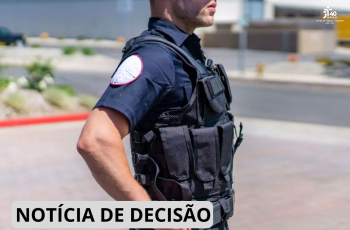 imagem de um guarda em pé