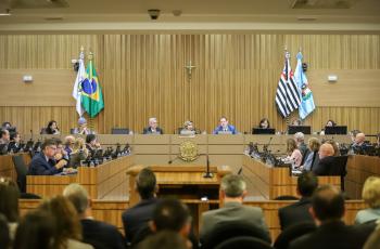 imagem geral do plenário durante a sessão