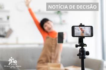 #ParaTodosVerem: mulher grava vídeo para celular