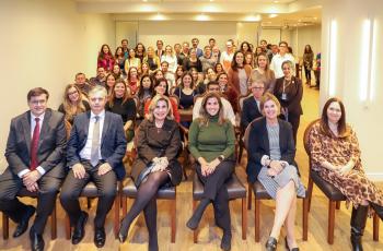 Posam para a foto os novos assessores com os desembargadores que estavam presentes no evento.