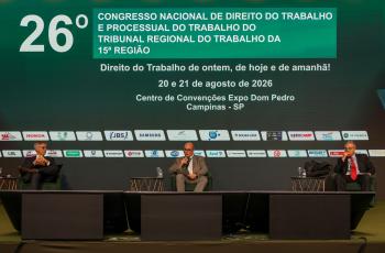 #ParaTodosVerem: banner com palestrantes no dispositivo de honra